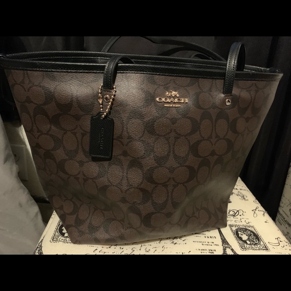 Coach Medium Tote - Picture 1 of 4